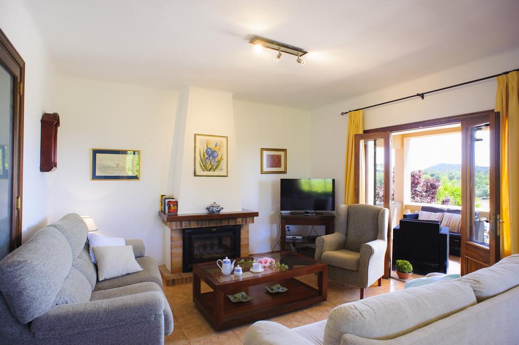 Finca Miguel Tomas Cas Concos Habitación foto
