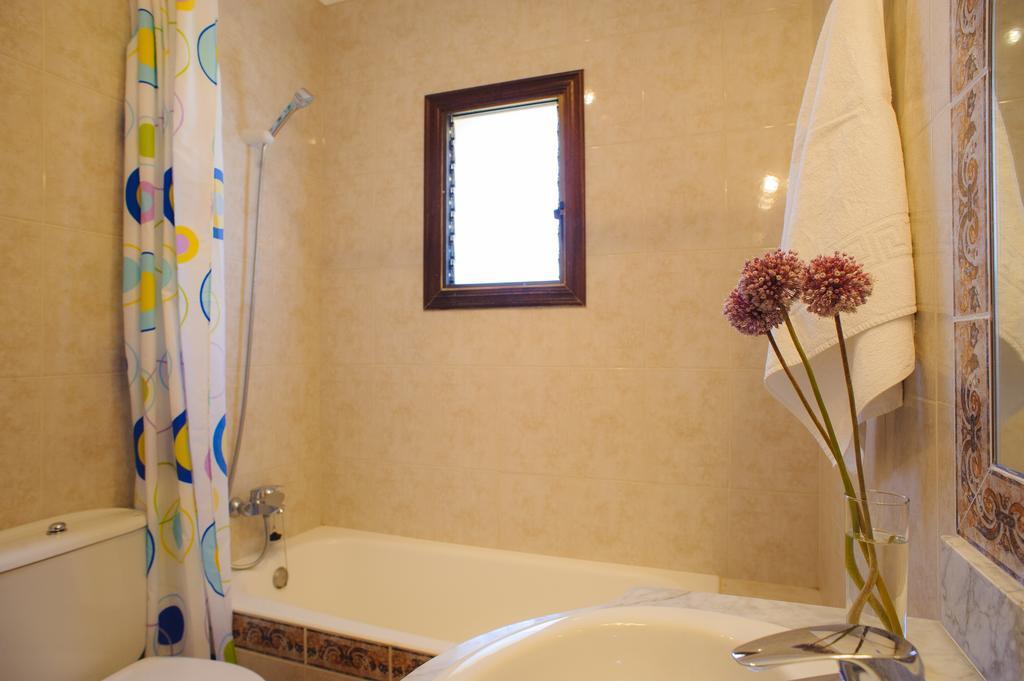 Finca Miguel Tomas Cas Concos Habitación foto